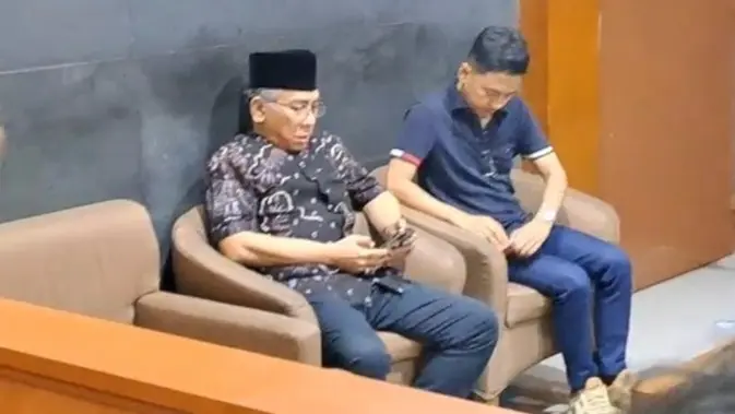 Gus Yahya Dampingi Adik di Tipikor Jakarta soal Kuota Haji